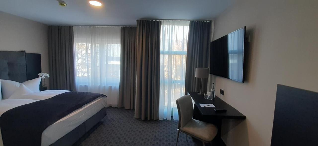Remstal Hotel Weinstadt Bagian luar foto